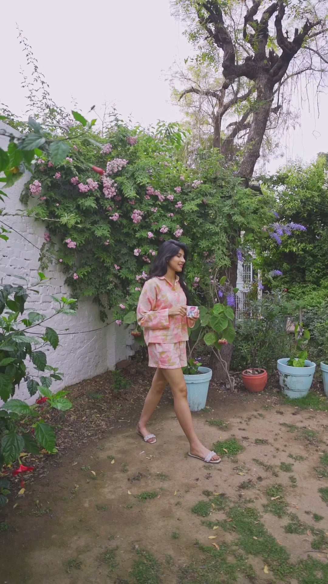 Load video: Peachoo Oversized Cotton Double Gauze Shorts Set